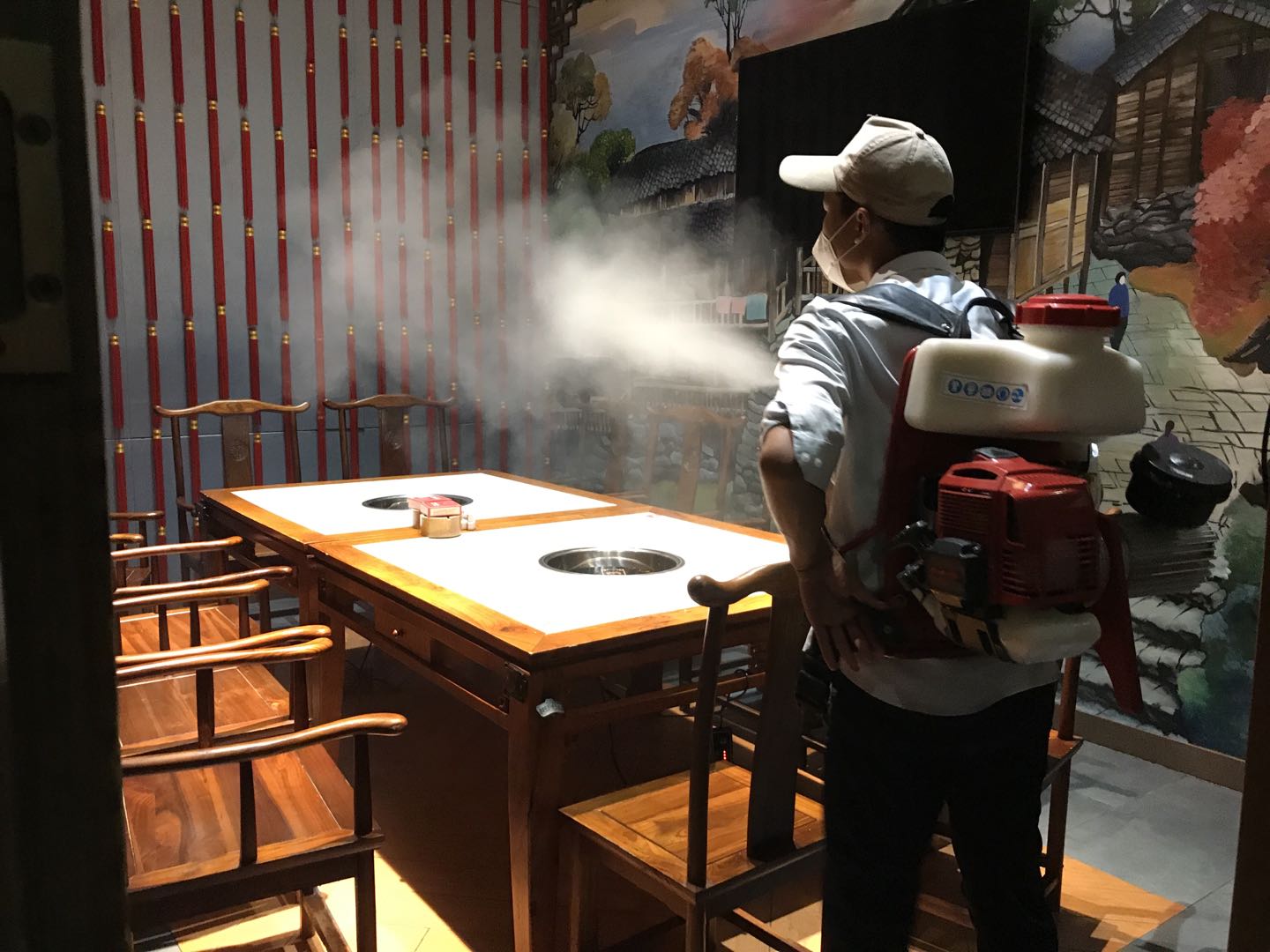 广州餐厅消杀灭蟑施工现场